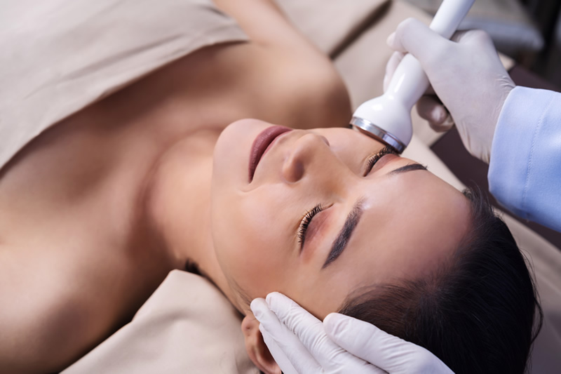 Ultrasonic Facial